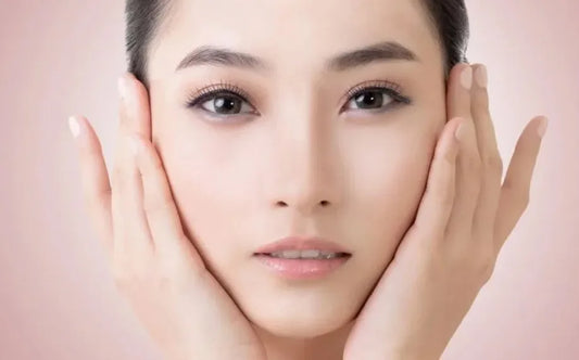 Niacinamide Retinol et Centella pour une cosmétique moderne et K-beauty