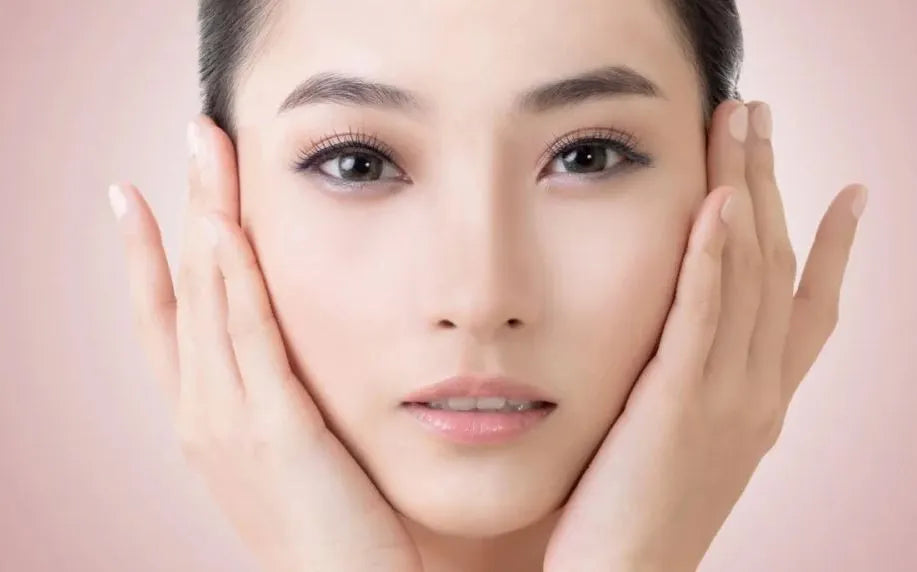 Niacinamide Retinol et Centella pour une cosmétique moderne et K-beauty